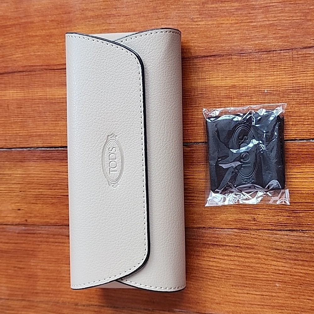 Tod's sunglasses case